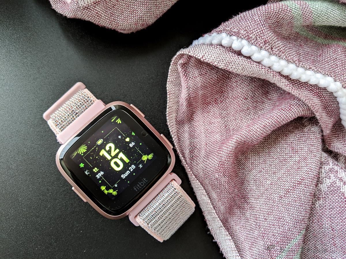 日用品] fitbit versa SPECIAL EDITION (Lavender Woven)はスマート