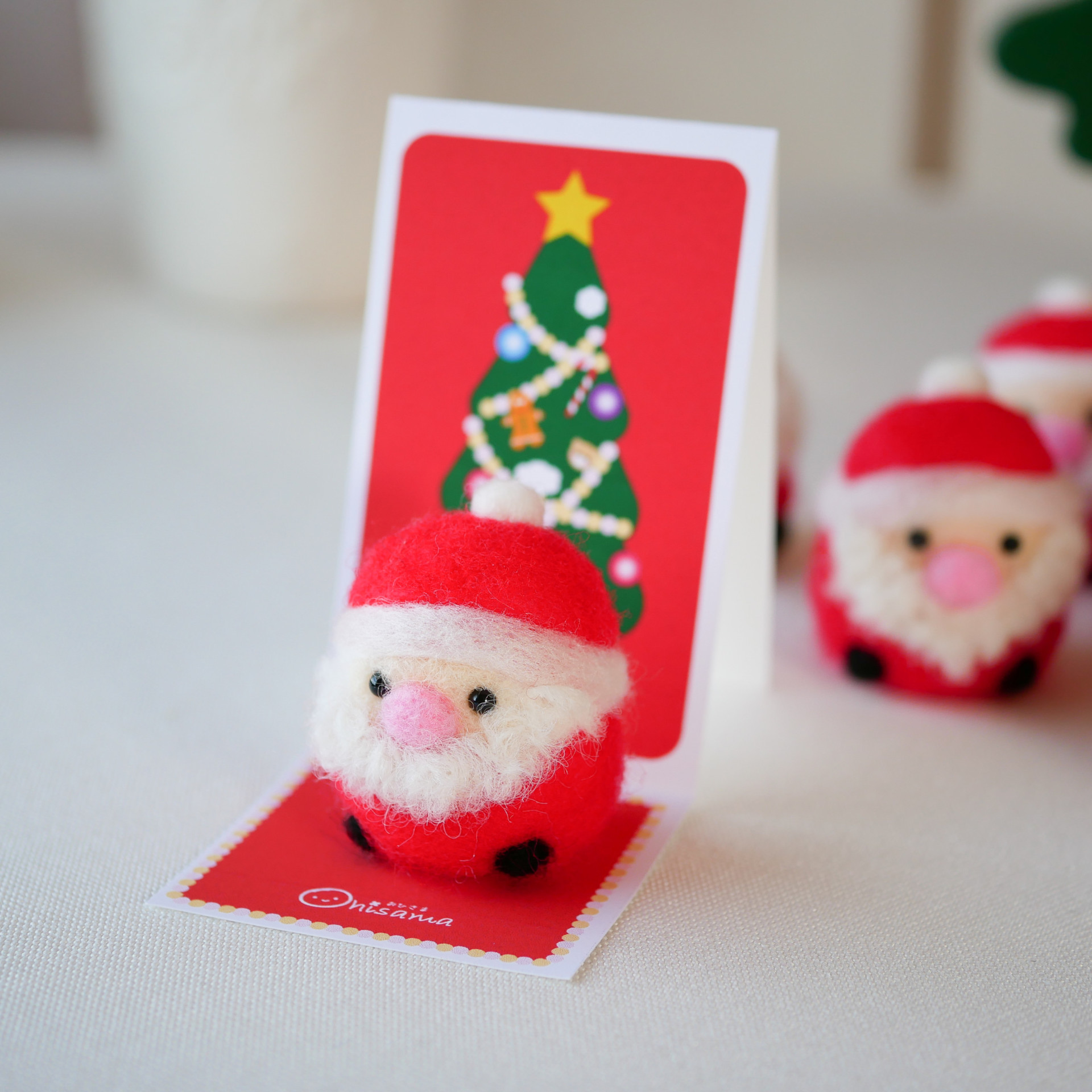 ハンドメイドのサンタで楽しいクリスマスをminneにて販売しています