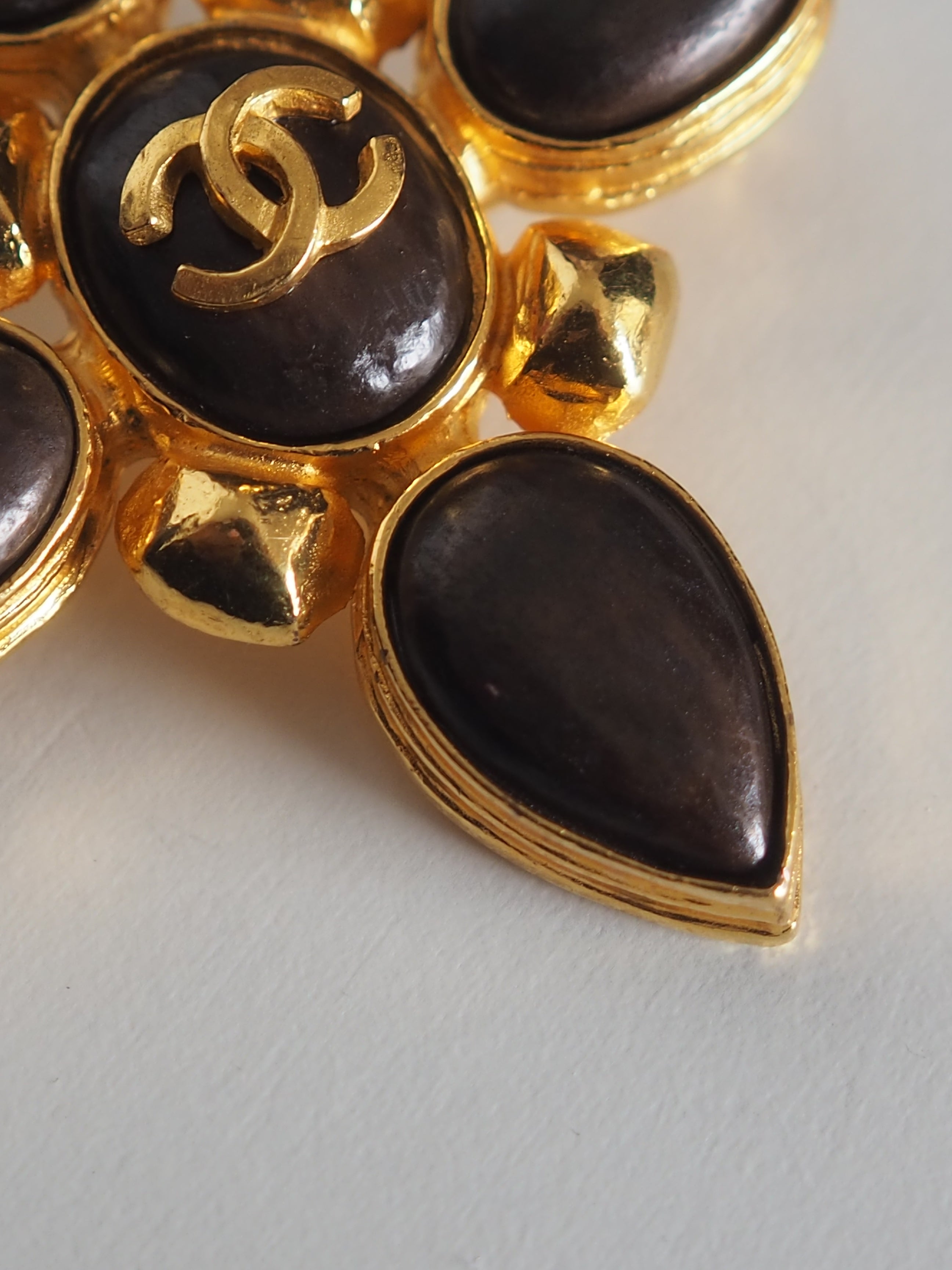 CHANEL シャネル COCO カラーストーン ブローチ ゴールド ブラウン 97A