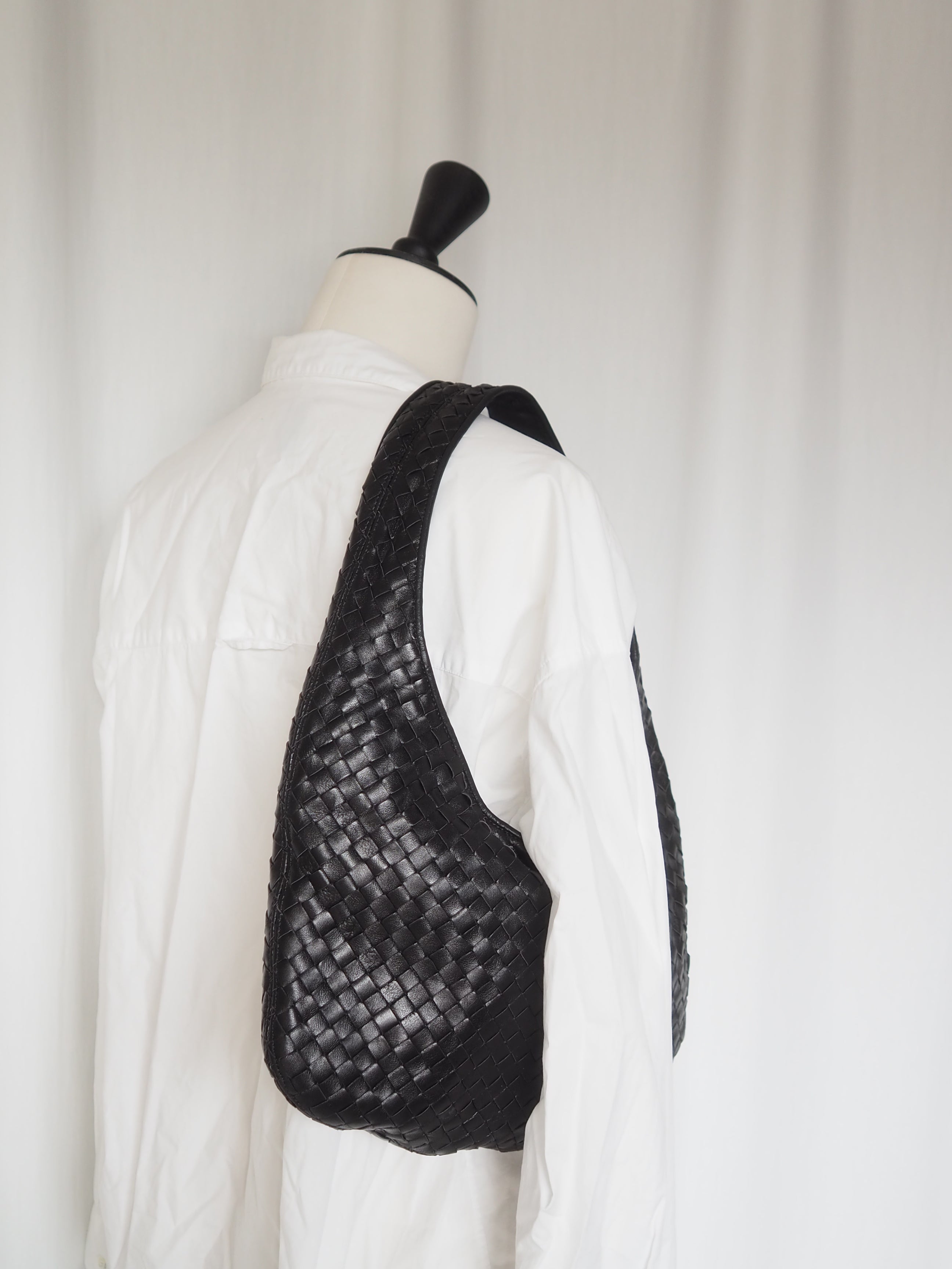 BOTTEGA VENETA ボッテガヴェネタ イントレチャート ショルダーバッグ