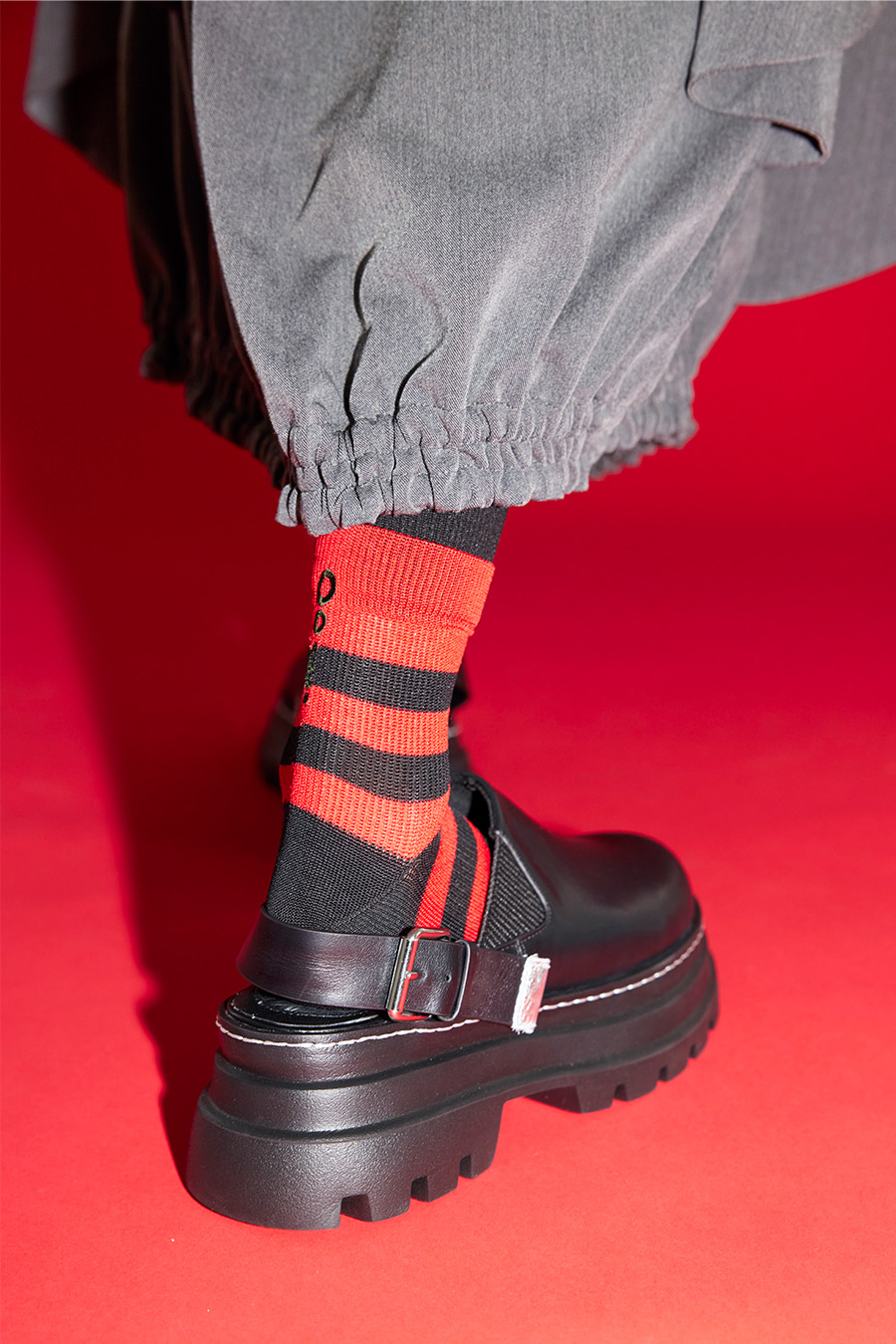 OMMO ONLINE STORE / VOLUME HEAD STRAP SABOT