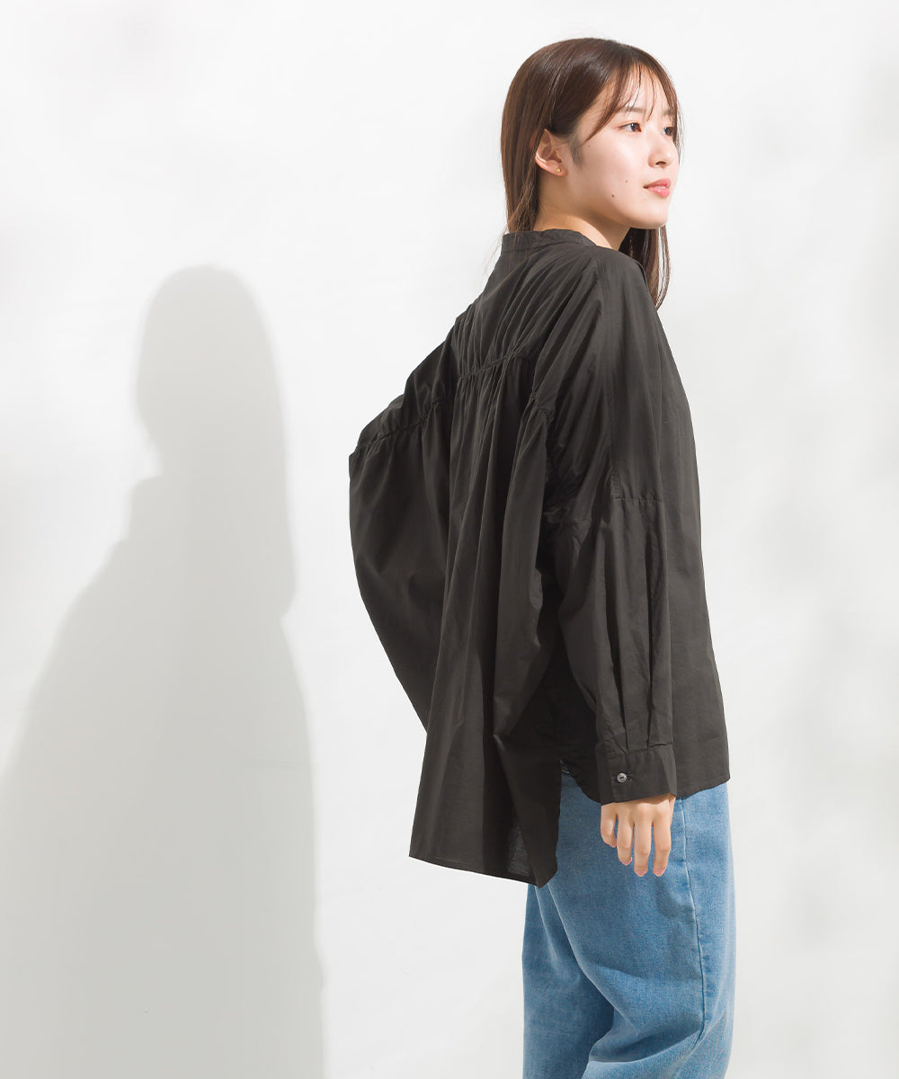 OMNES】リーニエントタイプライター バックギャザーブラウス【1522-4131】