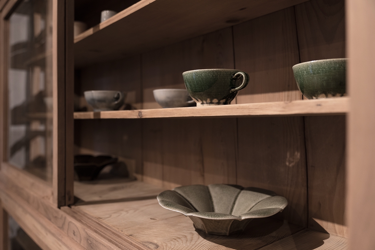 pejite 青山 / 過去と現代を繋ぐ古家具＆器 pejite 青山｜表参道＆原宿