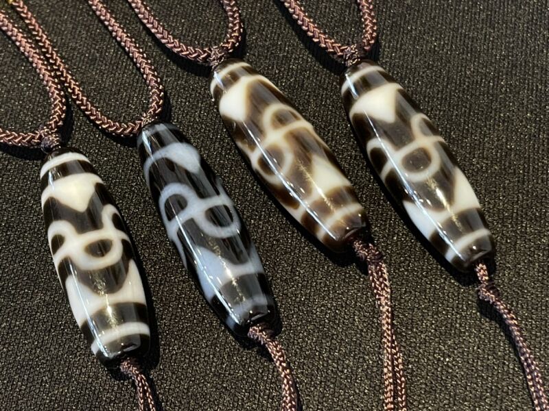 魔を断ち厄難を除く！財を呼び生命健康を守る！六弁蓮花天珠 紐