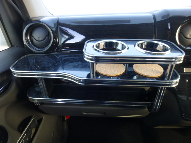 NV350 キャラバン フロントテーブル 商品詳細│サイドテーブルや