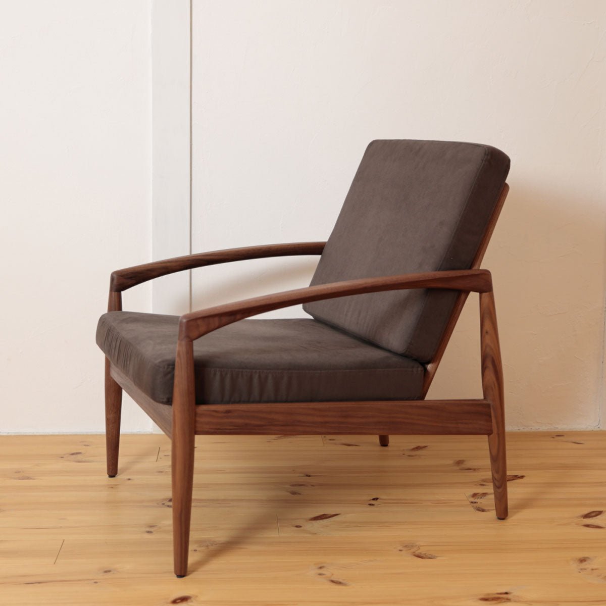 ペーパーナイフソファ 1P（1人掛け）｜宮崎椅子製作所 – カチート