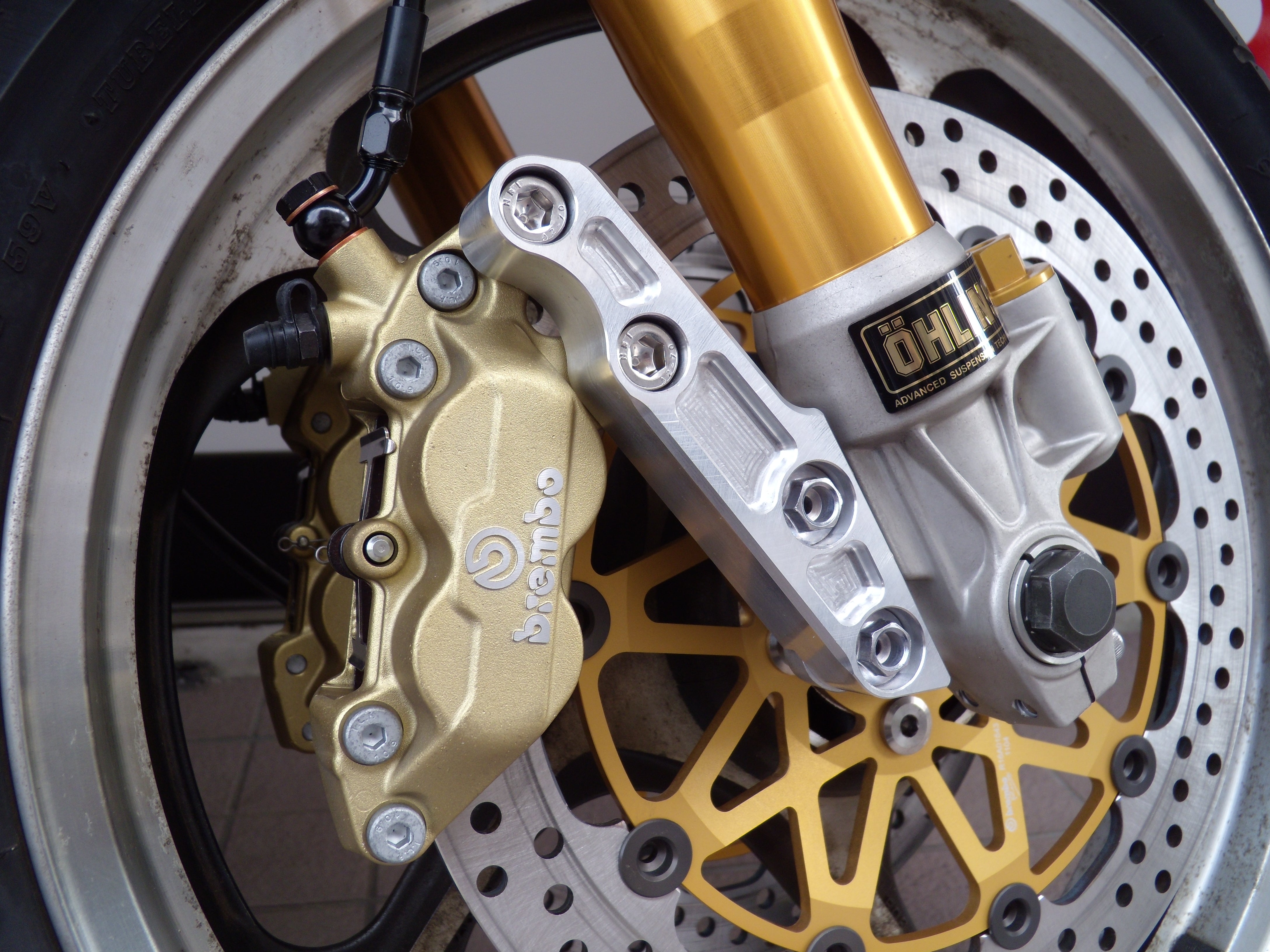 OHLINS 正立フロントフォーク用 ブレンボキャリパーサポート