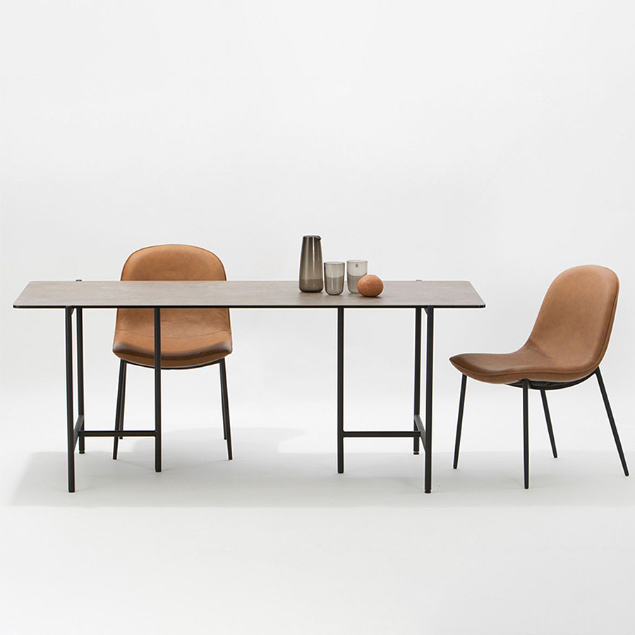 モーダ・エン・カーサ ピパ ダイニングテーブル / PIPA table