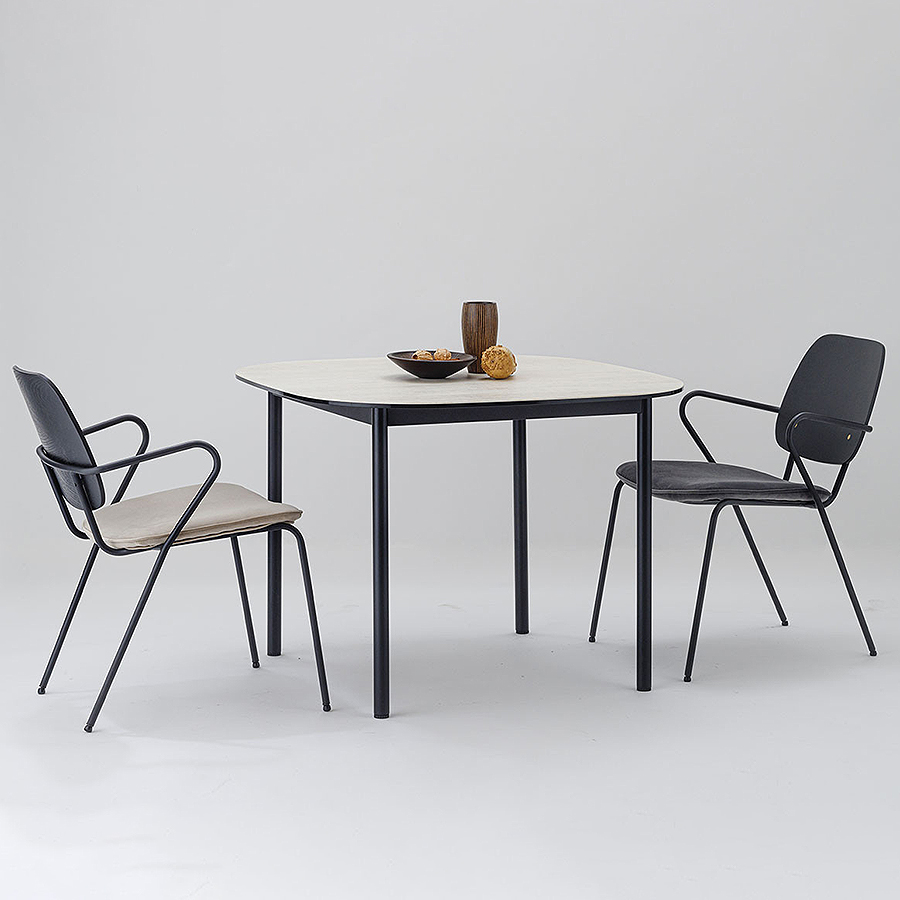 モーダ・エン・カーサ ミューズ ダイニングテーブル / MEWS table