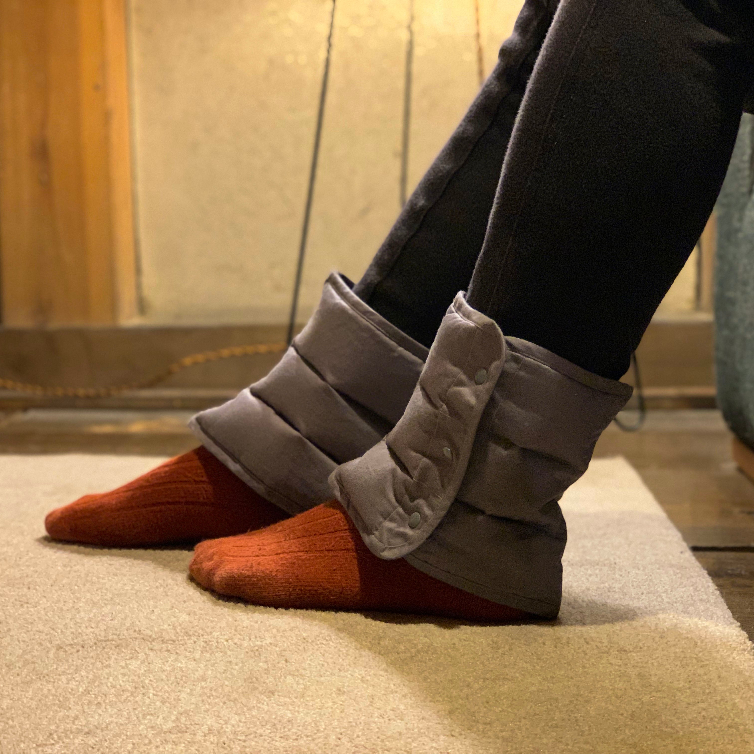 IWATA｜羽毛 レッグウォーマー - INTERIOR SHOP momotose