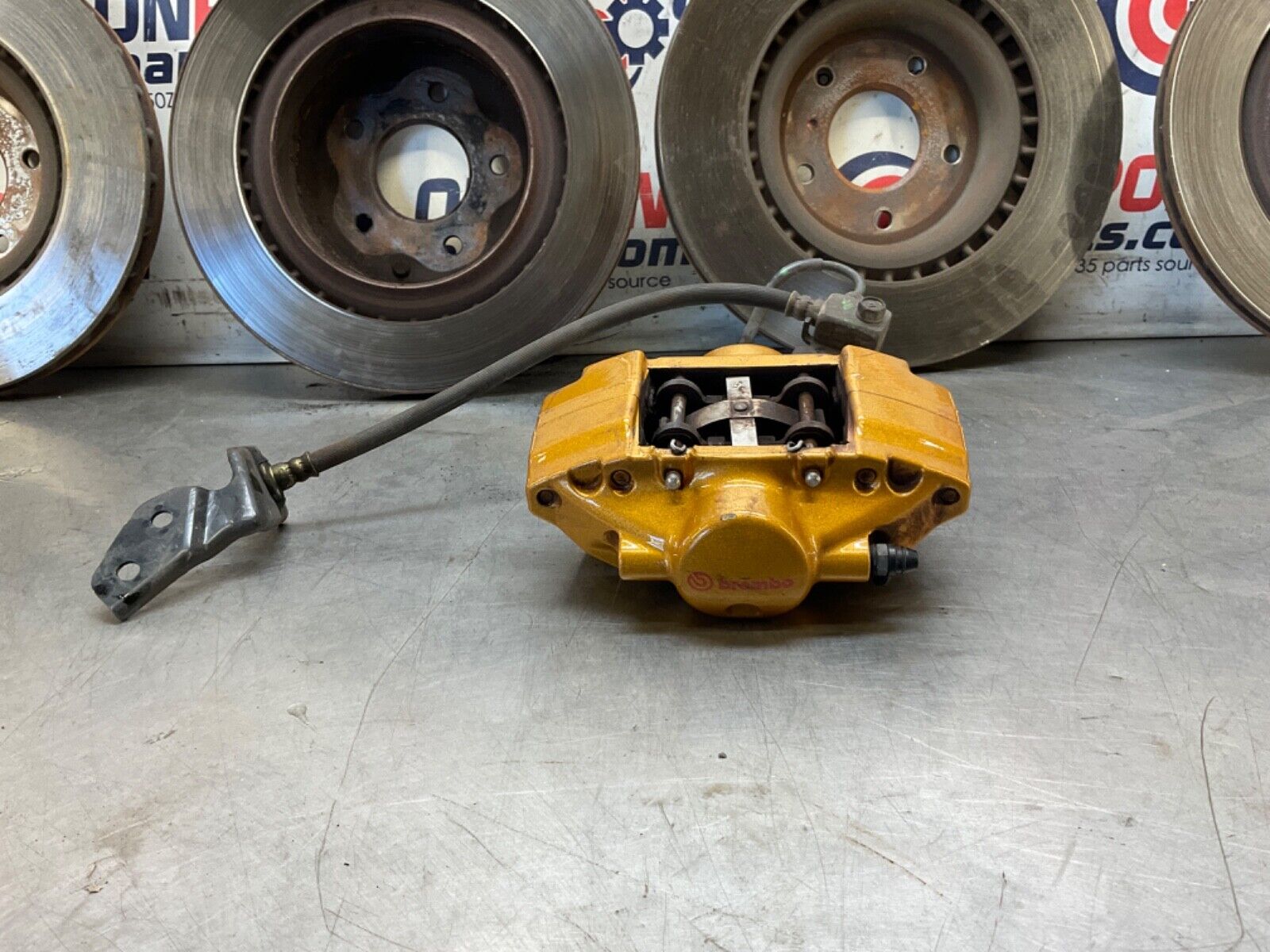 2005 Nissan Z33 350Z Brembo Brake Calipers with Rotors and Lines