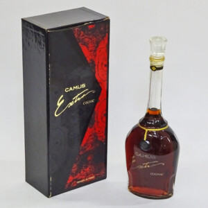 CAMUS カミュ トラディション バカラボトル コニャック 700ml 化粧箱