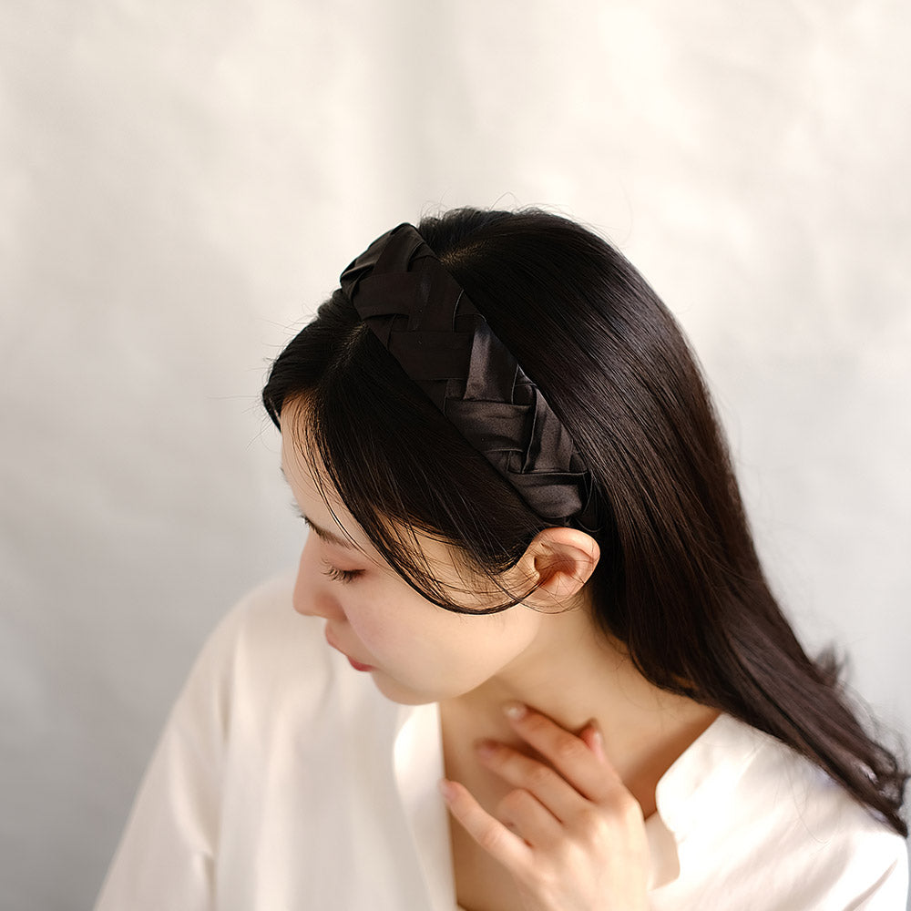カチューシャ kati シルク 編み込み風 ブラック ワイドカチューシャ