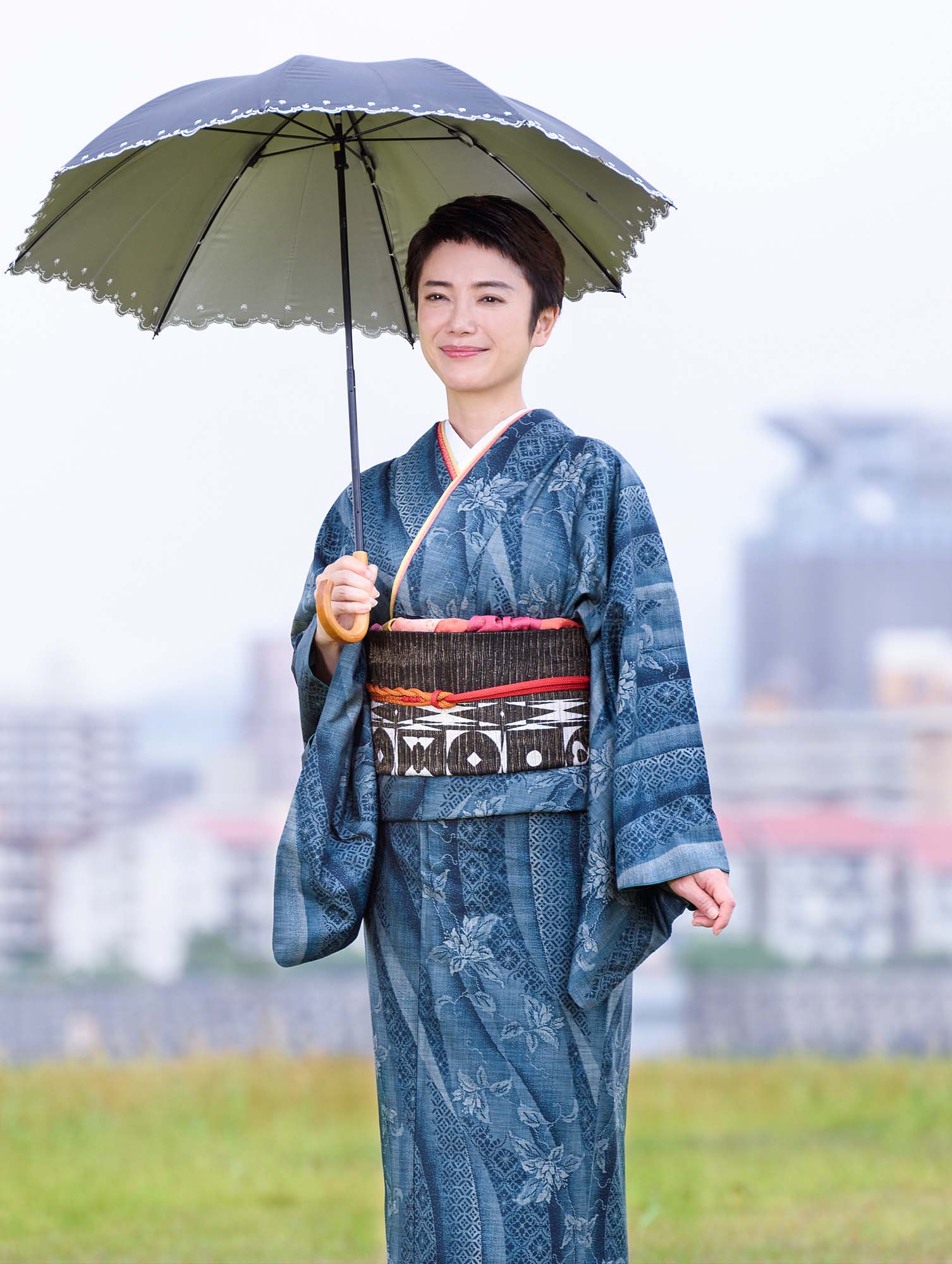 正藍染大島紬 | 大島紬製品のご紹介 | 本場大島紬織物協同組合