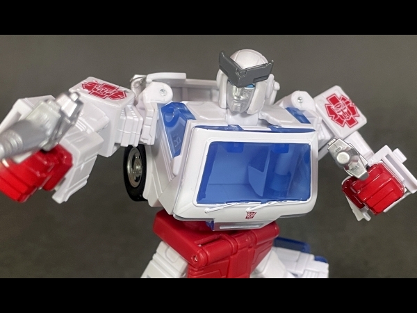 TF】スタジオシリーズ「SS-117 ラチェット」レビュー | レイガイハノゾク