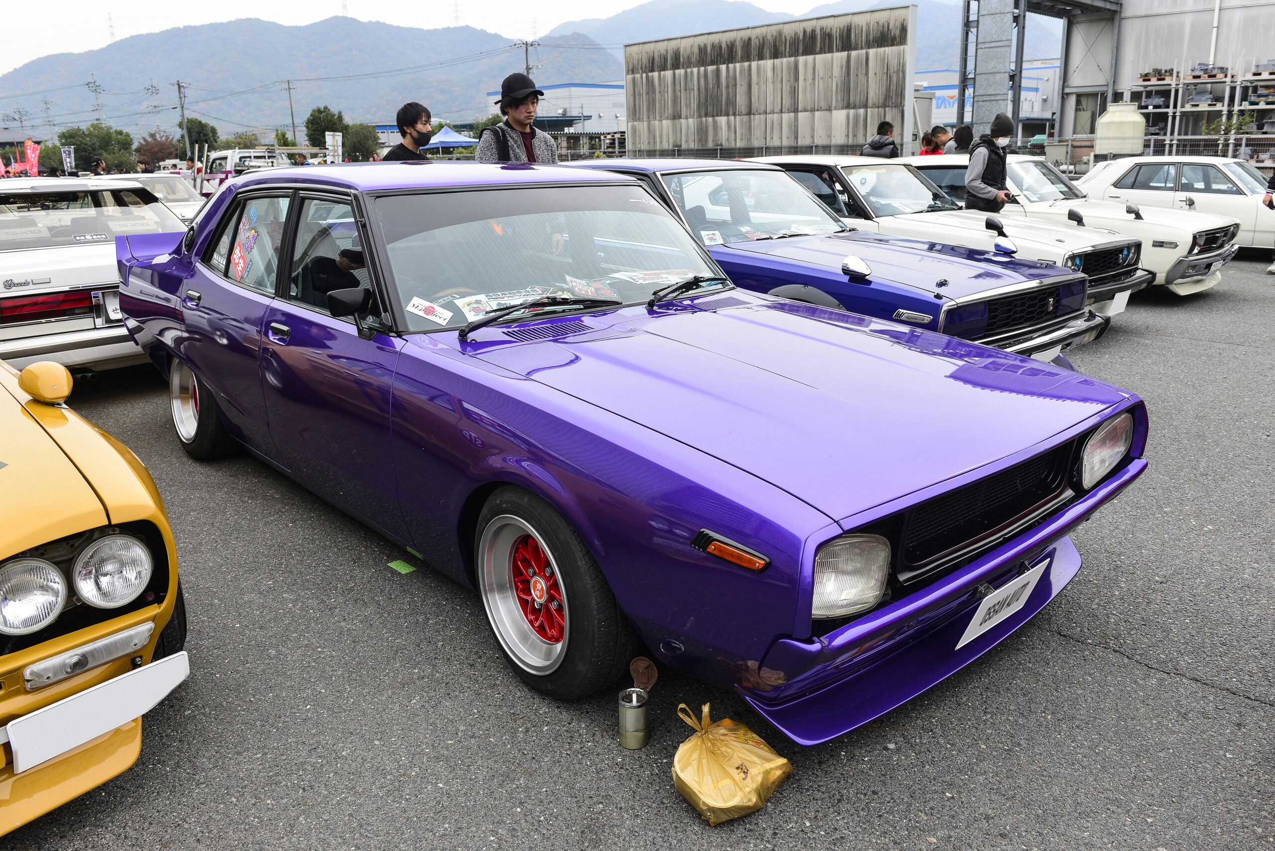 オールパープルで不良味あふれる街道レーサー | ossanauto