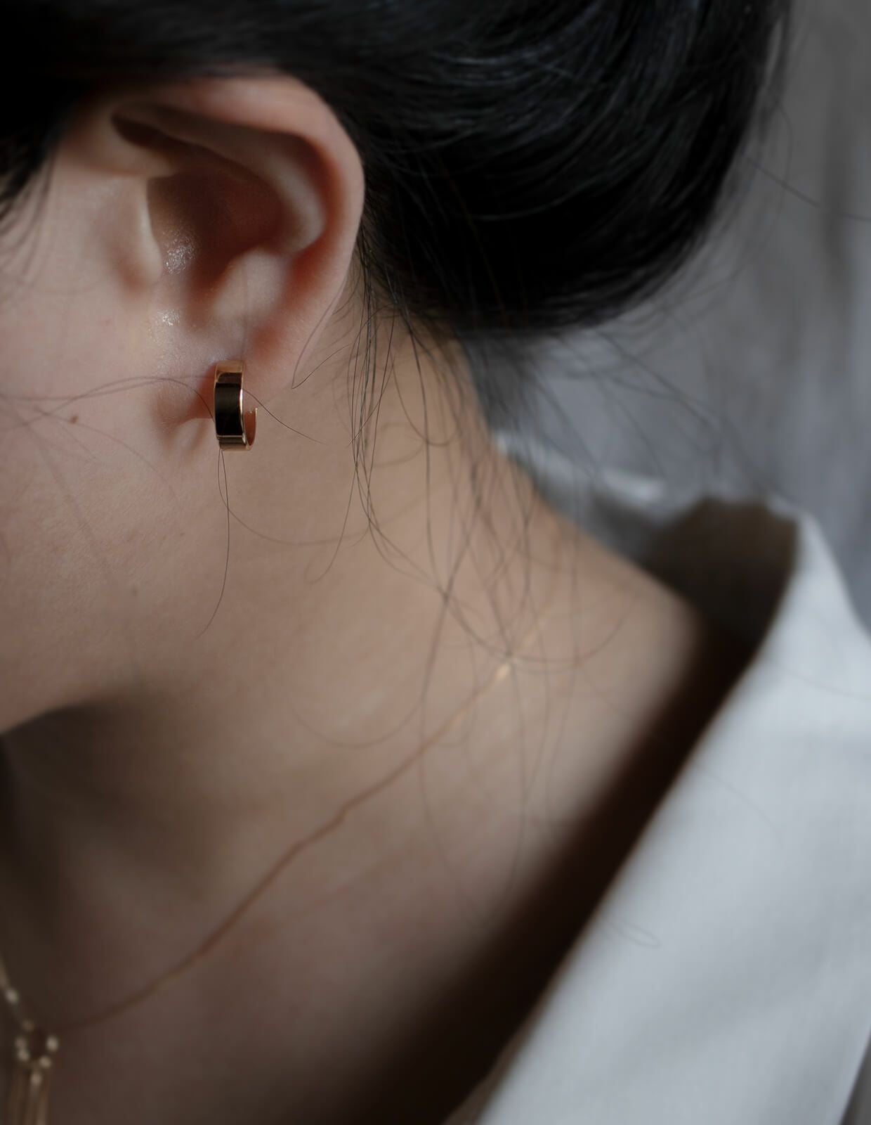 K10 Huggie Hoop Earrings SOLUA -ソルア- | Ops.(オプス)公式ストア