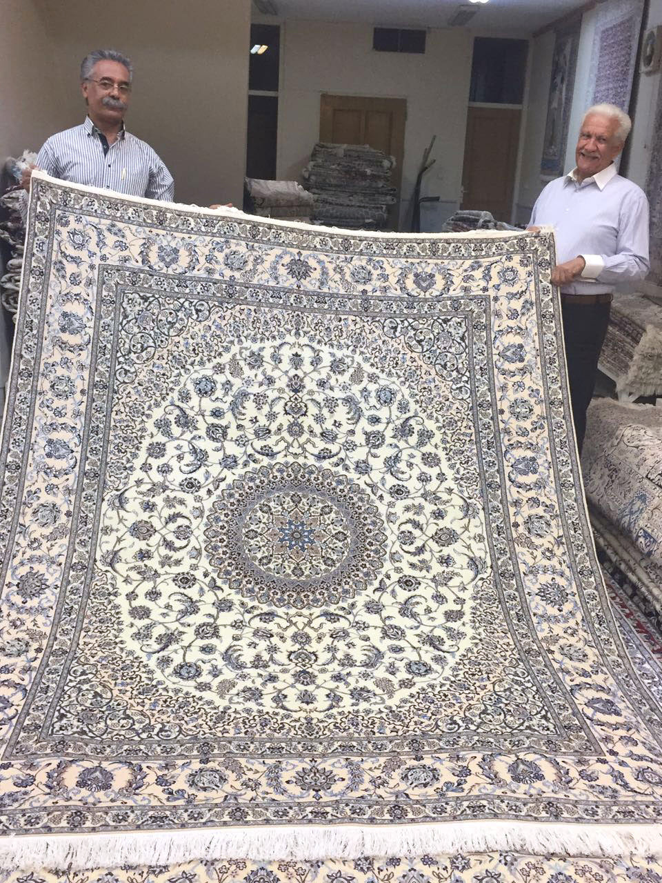 高級ペルシャ絨毯クム産シルク100％ サマディ工房 301×200cm（FN-10050