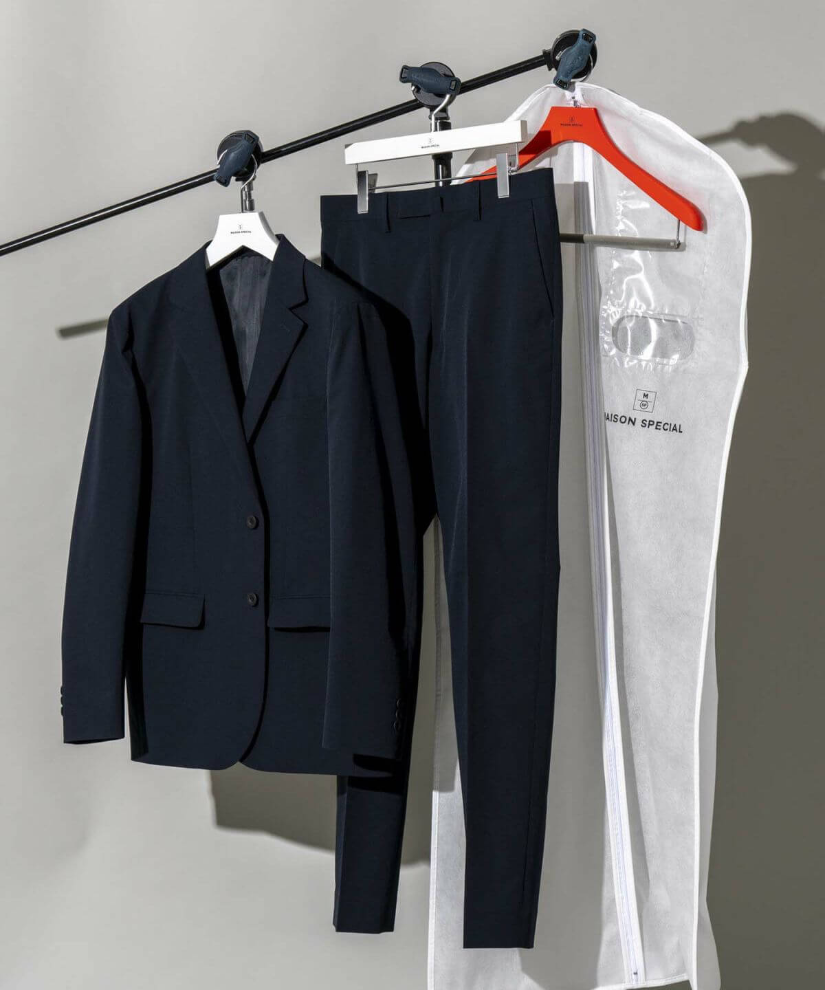 ウォッシャブルスーツ特集！自宅で手軽に洗える優秀なアイテム4選