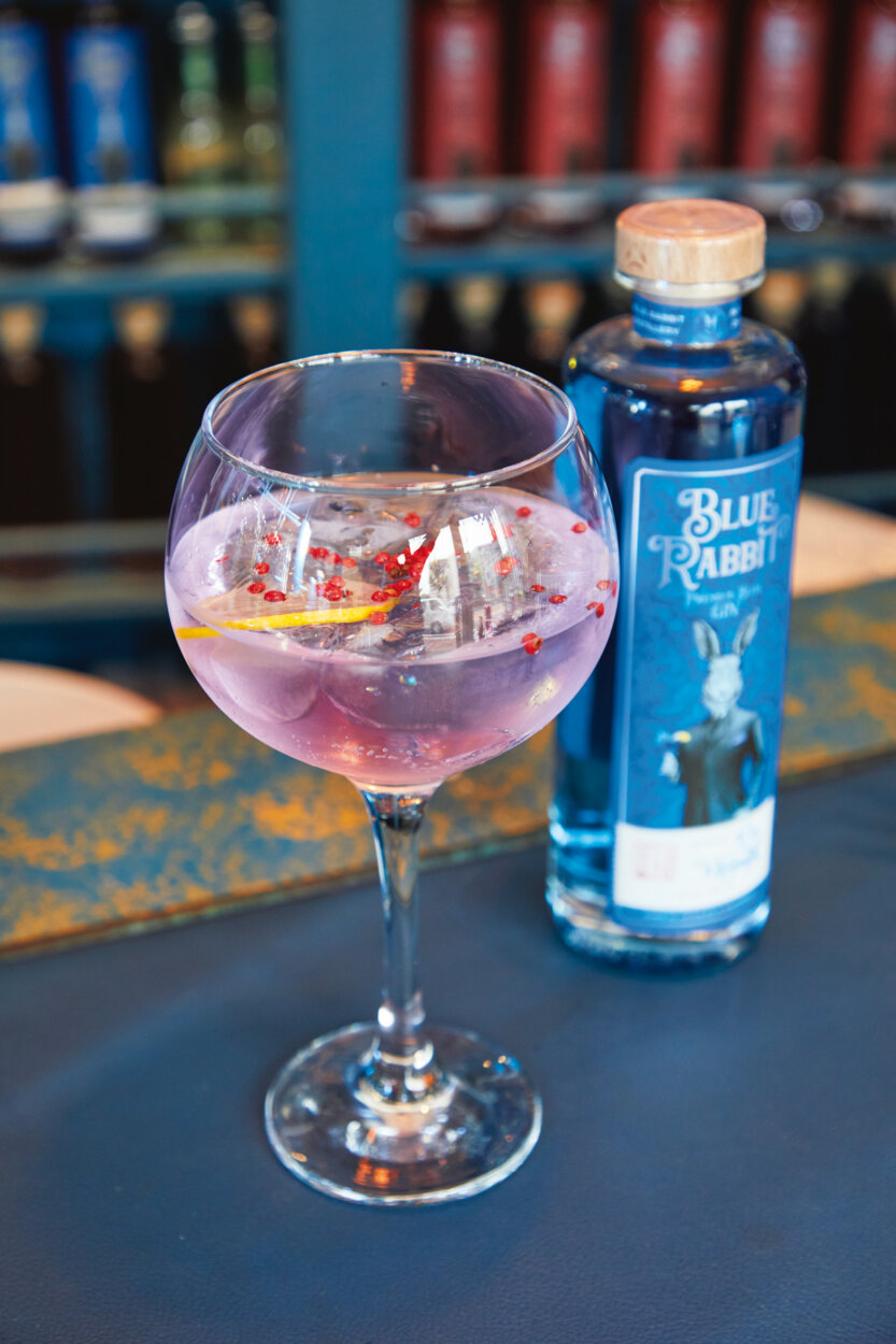 厳選】その場で呑める東京の蒸留所2軒！東京“ならでは”の素材を活かし