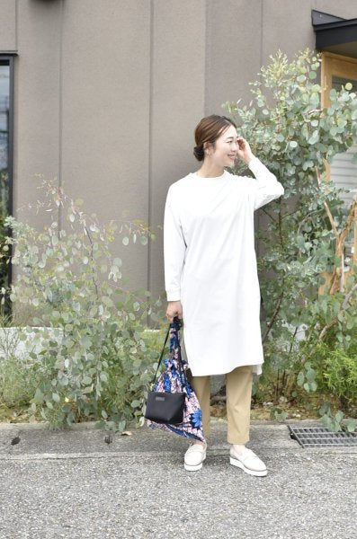 ハリ感素材のチュニック丈プルオーバー – OURHOME