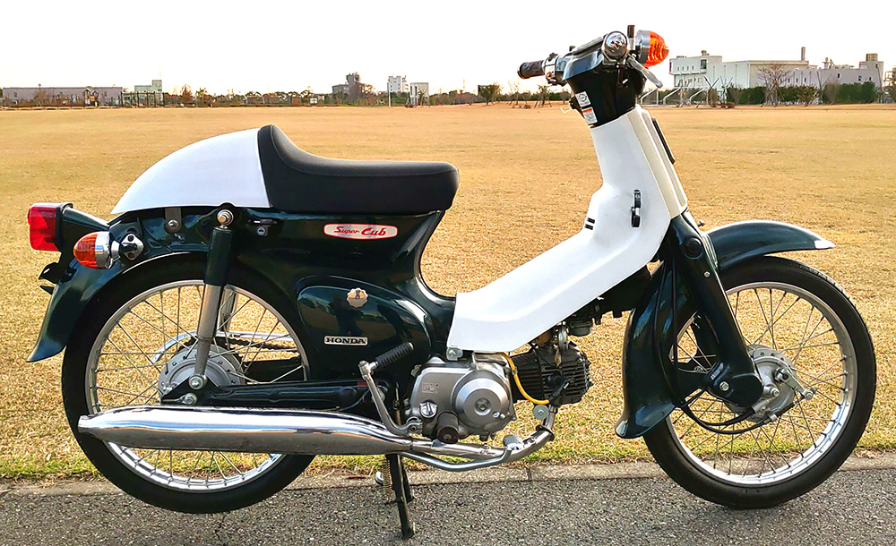 アウトスタンディングモーターサイクル｜カブラタイプシート & テール