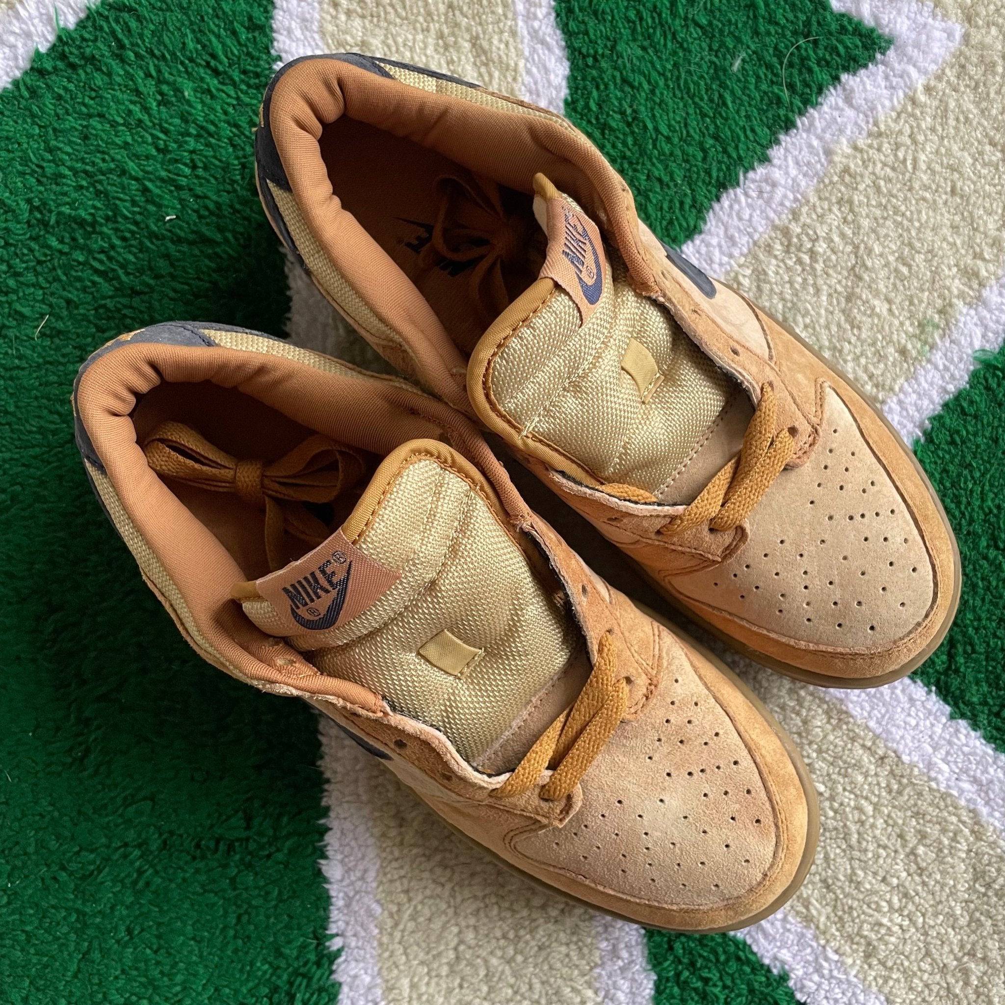 2003 Nike Dunk Low Pro Vegas Gold (9US) – outkits.com