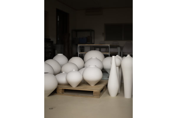 Interview 安齋賢太「触りたくなる器」3/3 | Web mag. | panorama