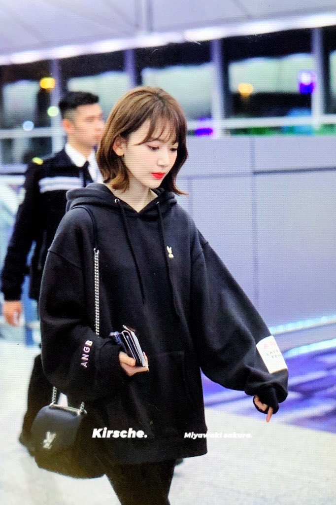 咲良がさえぴぃのブランド ANGBパーカー着てる！？！？！ ソンムルした