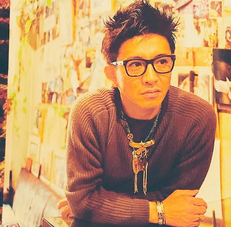 こんなん見たら、バングルだけじゃなくてフェザーも欲しくなるじゃんか