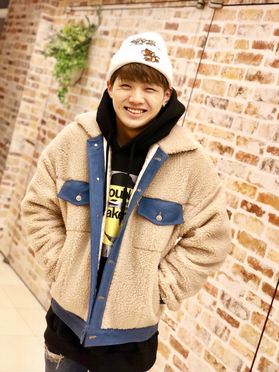 今日のコーデ👀 このアウター可愛くない？😍 昨日一目惚れしてゲット