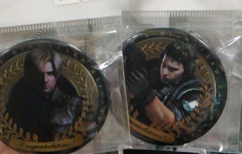 カプコンバー×バイオハザード コラボ缶バッジ ＃レオン ＃クリス 入荷