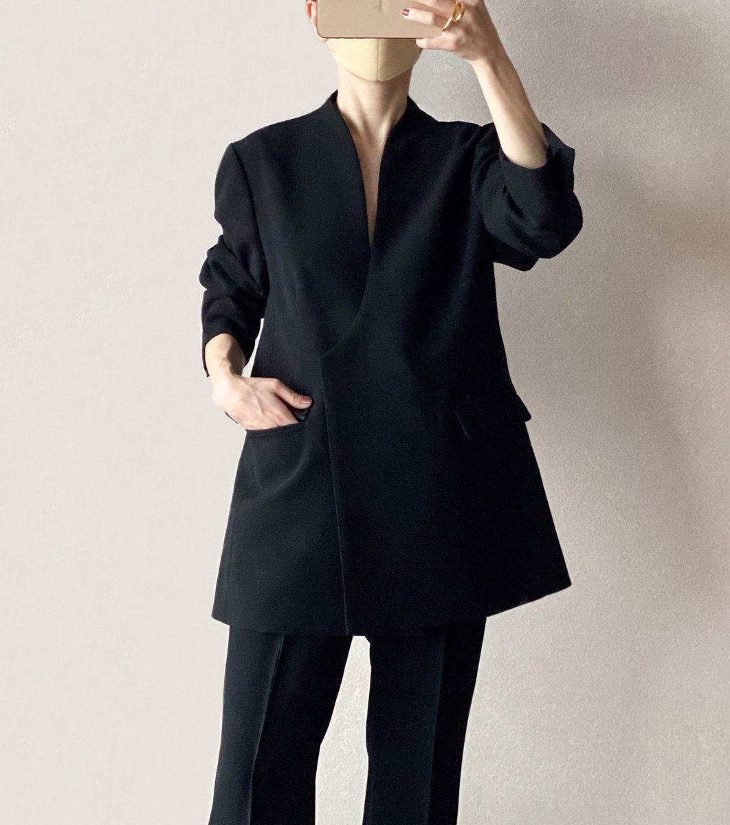 21AWの1着目はずっと心待ちにしてた美術館ジャケット☺️🖤長野県立