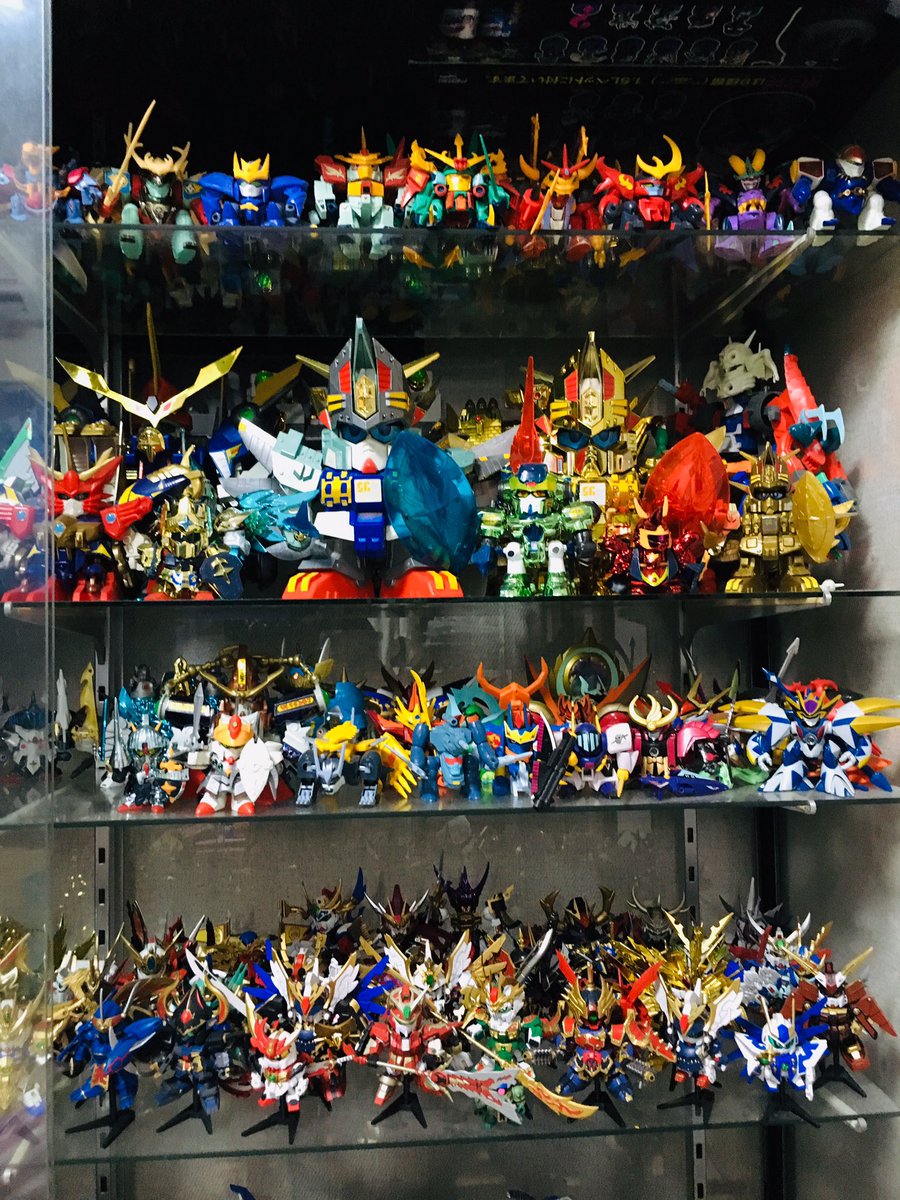 今回紹介する私のコレクションは元祖SDガンダムと魔神英雄伝ワタルの