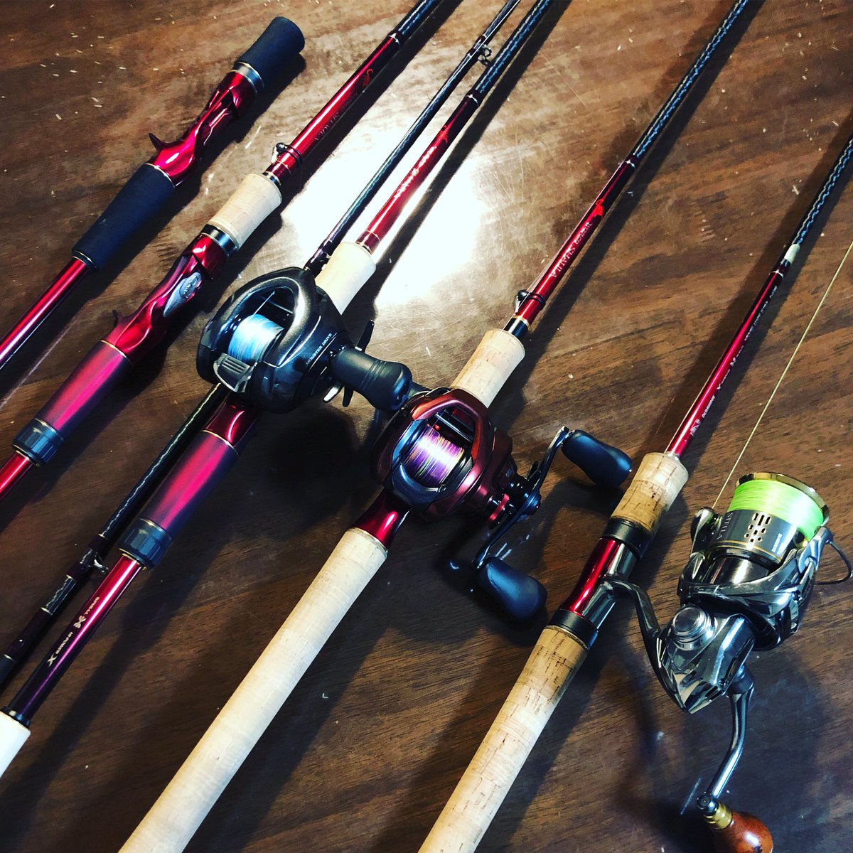 SHIMANOワールドシャウラ1652R-3スーパーレッド