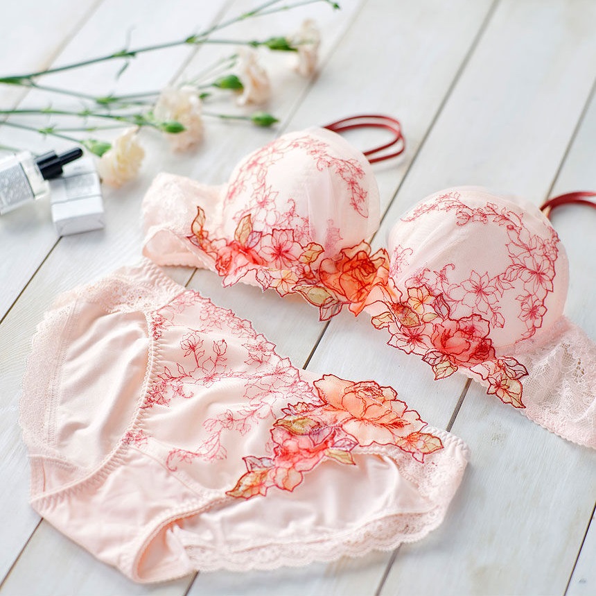 フェミニンで上質な下着ブランド PARFAGE(#パルファージュ) 春風の