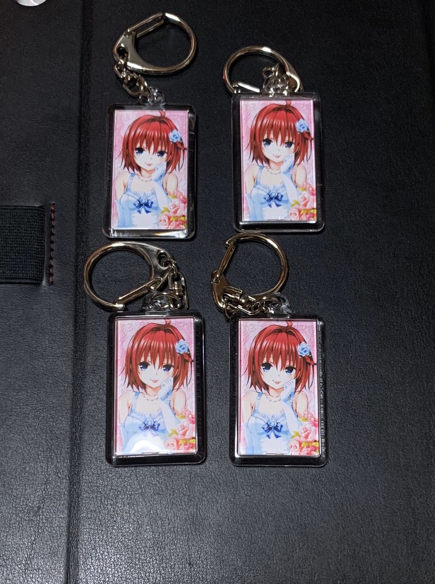 ToLOVEるガチャガチャ1回300円(笑) 1回目・・・まぁまぁまぁ持ってる