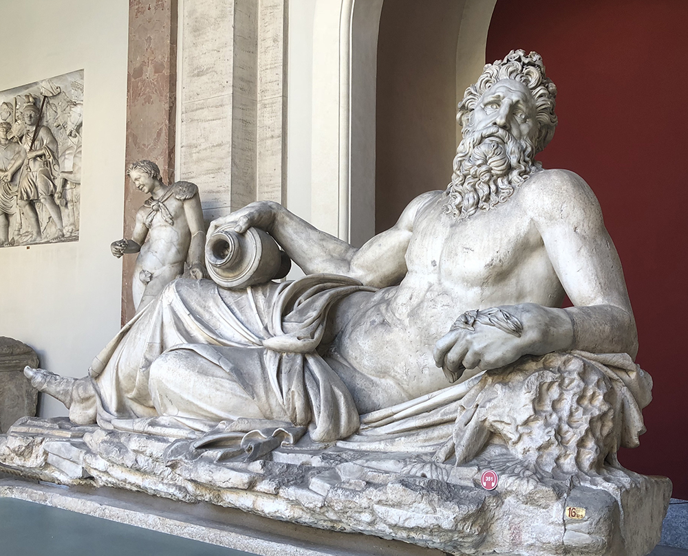 基礎科です。 夏季講習は10:30~17:15の時間帯でデッサンコースも開設し