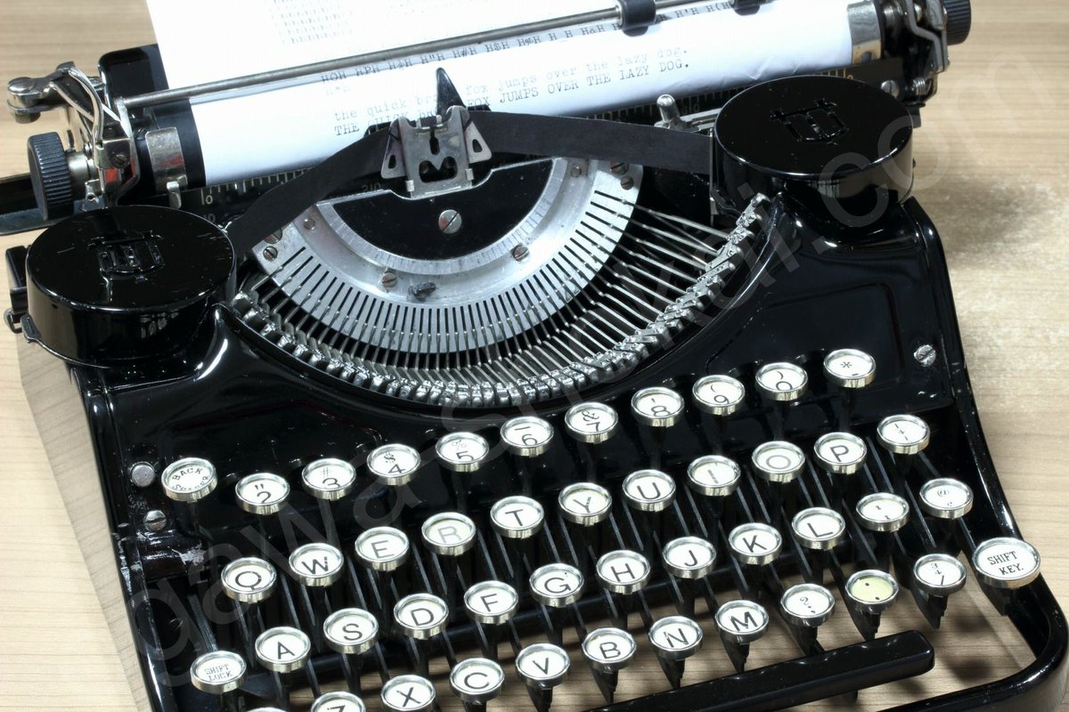 ヴァイオレット・エヴァーガーデンというアニメからタイプライターのお