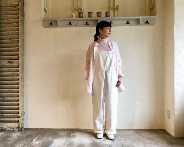 NEW ARRIVAL 腰まわりが隠れるくらいのやや長めの着丈。 袖口は