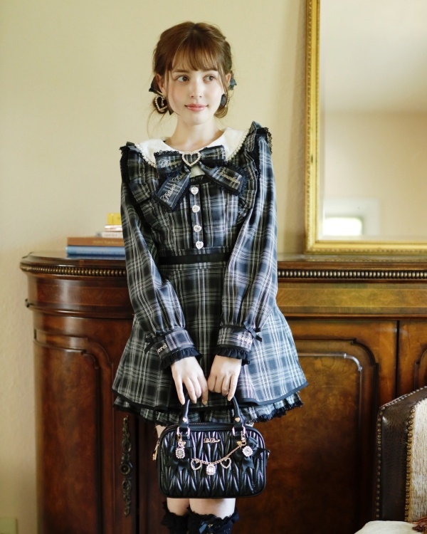 ♡ New Arrival ♡ 10/7(Sat) 店頭発売 フリルエプロンセットアップ