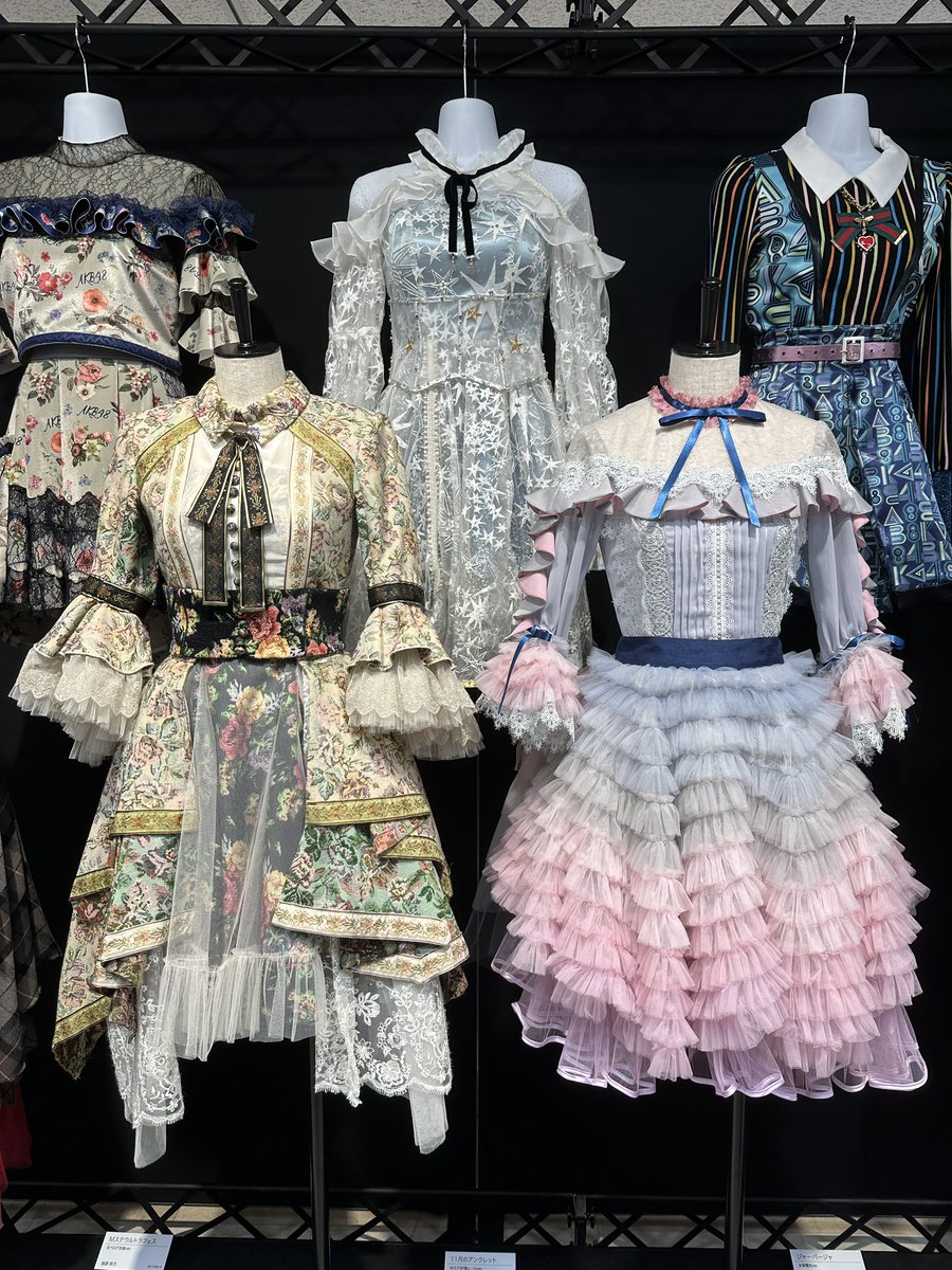 AKB48大衣装展行ってきました。「So long!」「心のプラカード」の衣装