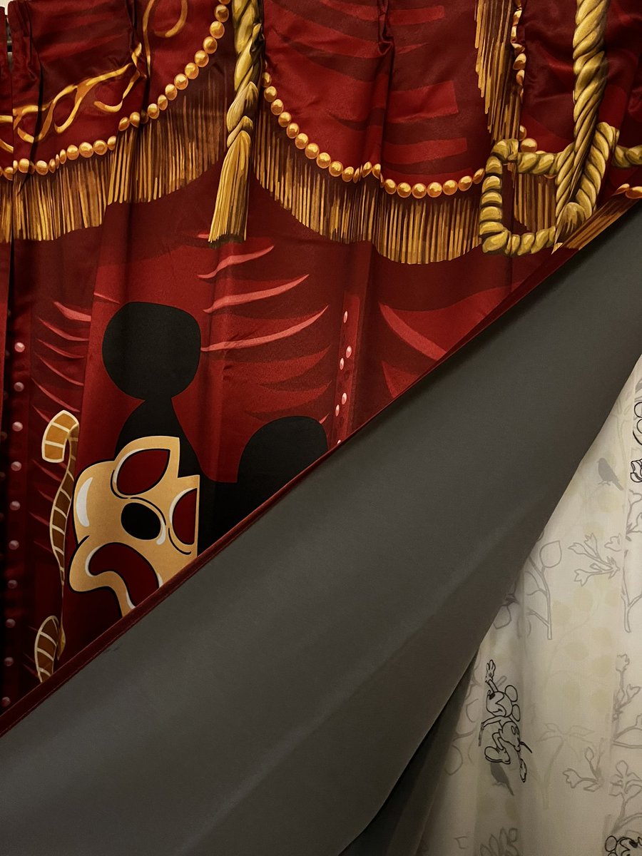 6/13発売のミッキーマウスレビューのカーテンのレビューはこんな感じ