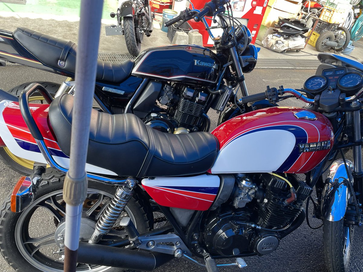 XJ400 YSPカラー塗装施工 タンク、サイドカバー、テール 塗装料金9万円