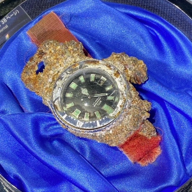 こちらは1977年発売の自動巻きダイバーズウォッチ。 1983年