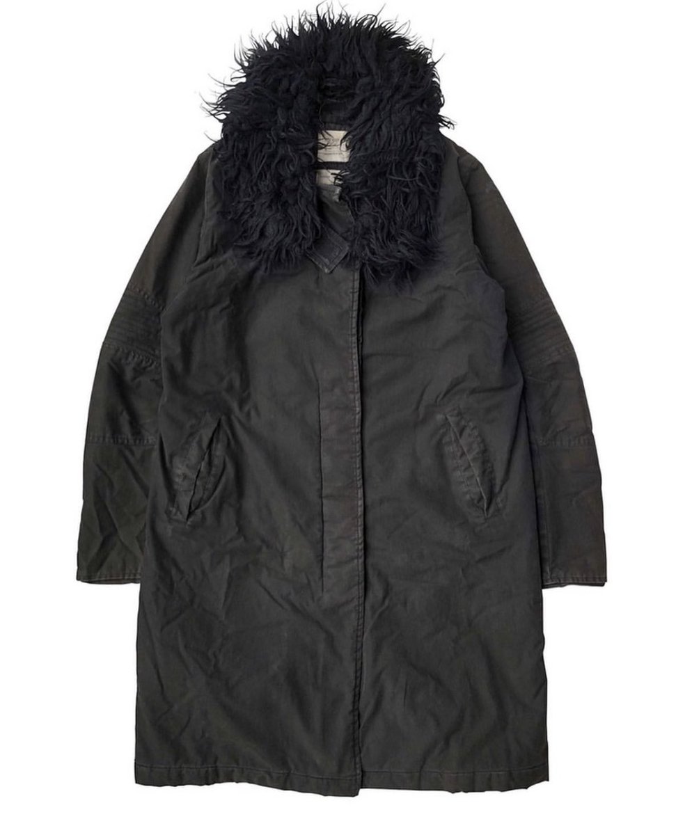 Oasisのリアム・ギャラガーが着るHELMUT LANG。