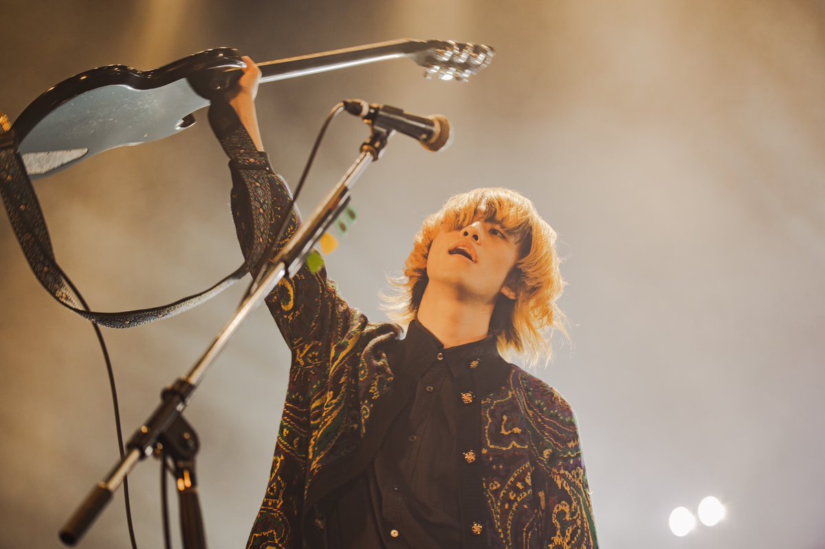 シンガーズハイ左利き黒SG継承ニキ。 マイクのピックホルダーに武正