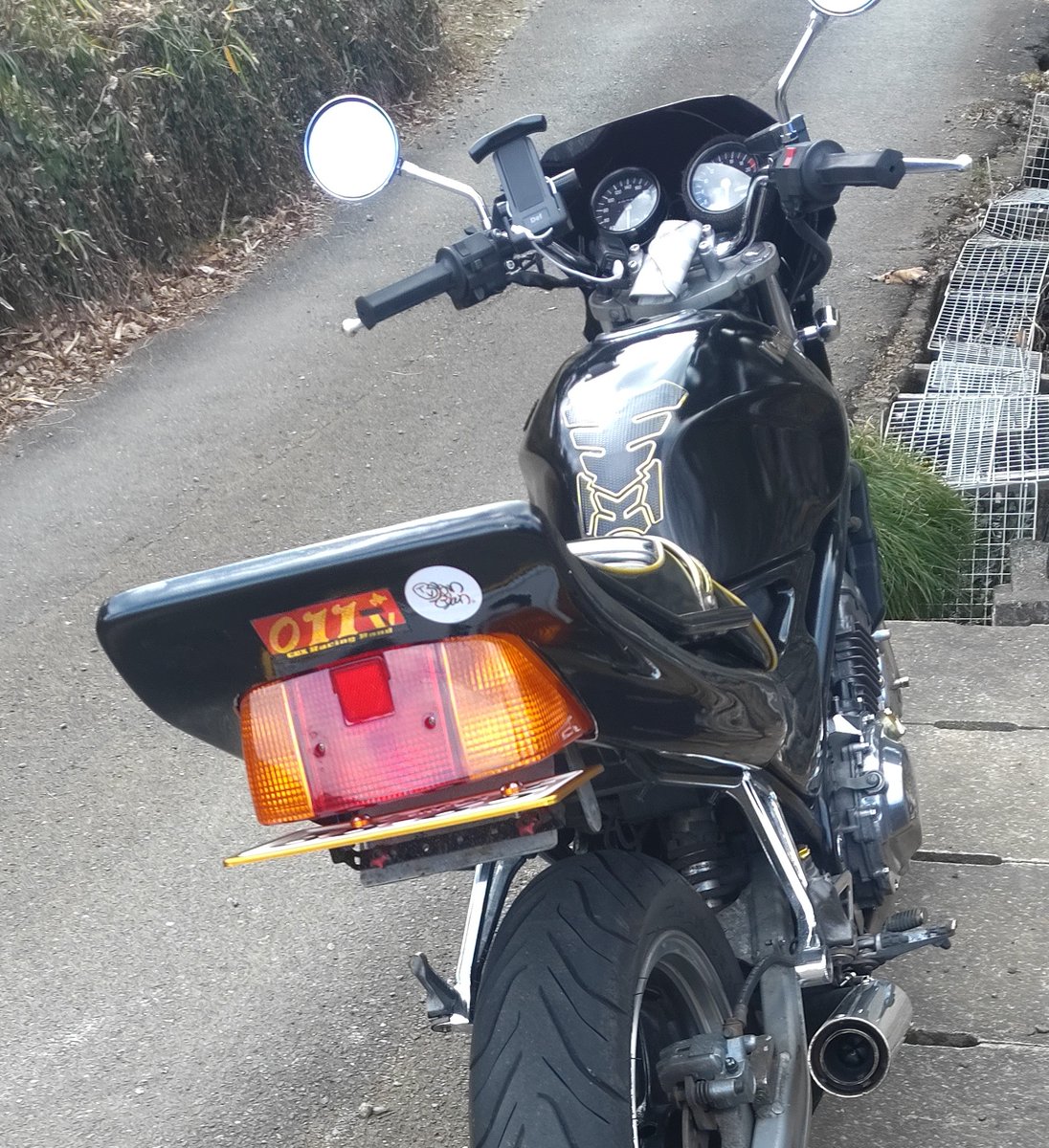 BEET風 にCBXテール加工取り付け! 被ってなくて良かった