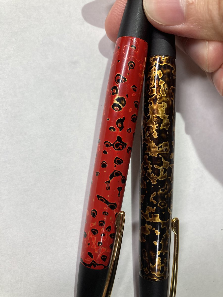 兆春塗り 黒 やっぱり握ってる部分だけ漆が薄くなって第ニ層目の金箔が