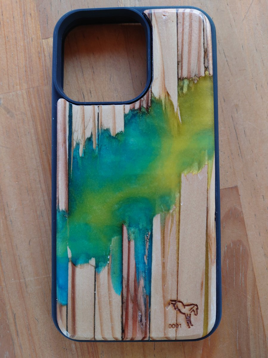 続報】 ギム様の牧柵利用新グッズは ・スマホカバー(iPhoneシリーズ